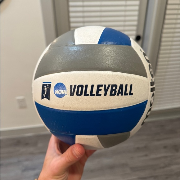 NCAA Volleyball - Picture 3 of 5